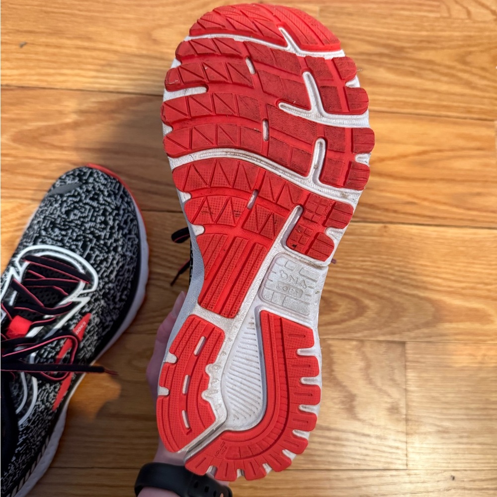 Brooks Adrenaline 20 Running Shoes, 8.5 - Picture 5 of 9